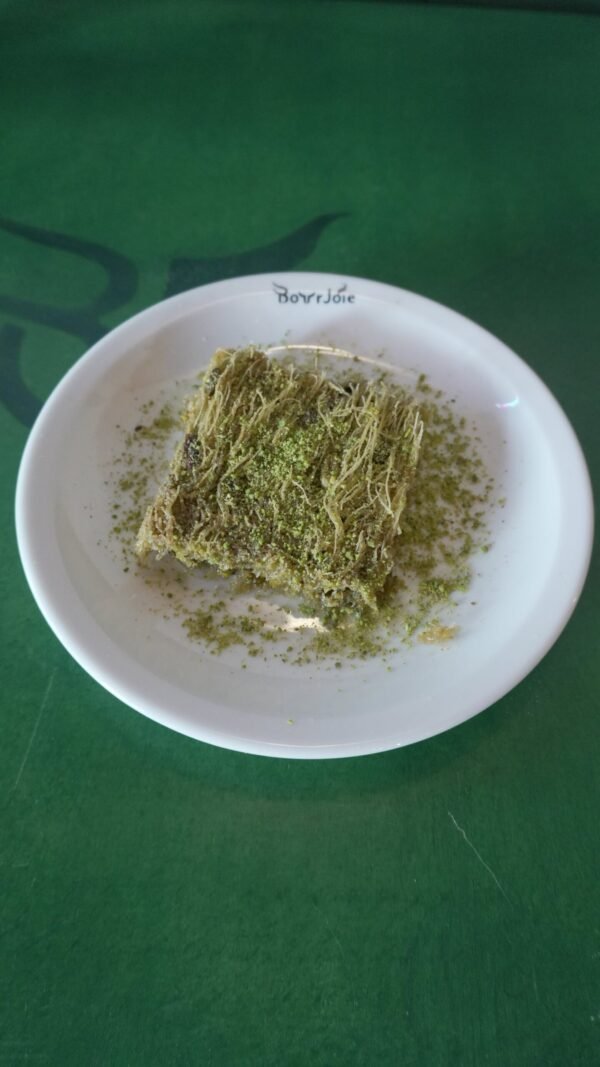 Billuriye - Dessert Turc Avec De La Poudre De Pistache