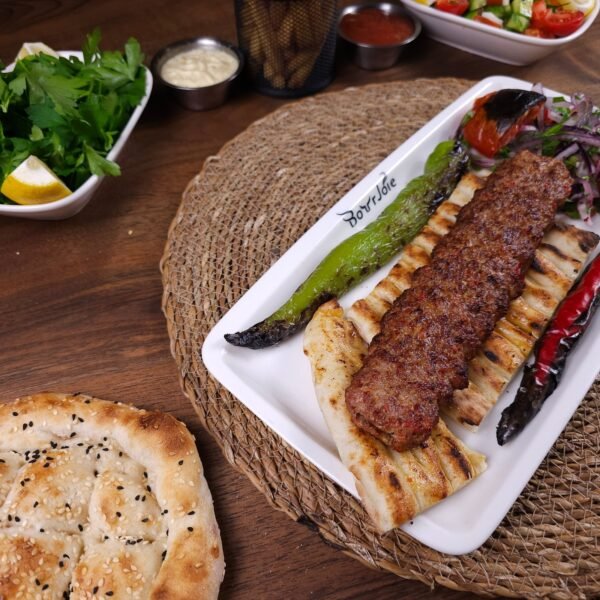 Zırh Adana - Brochettes De Viande Hachée Aux Épices Piquantes