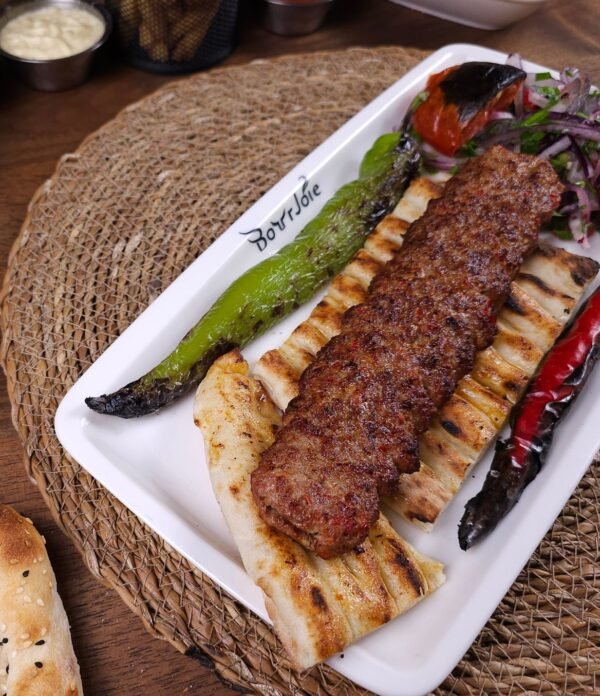 Zırh adana - Brochettes de viande hachée aux épices piquantes