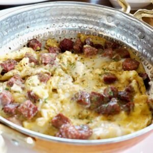 Sucuklu Yumurta - Œufs au saucisson turc (sucuk)